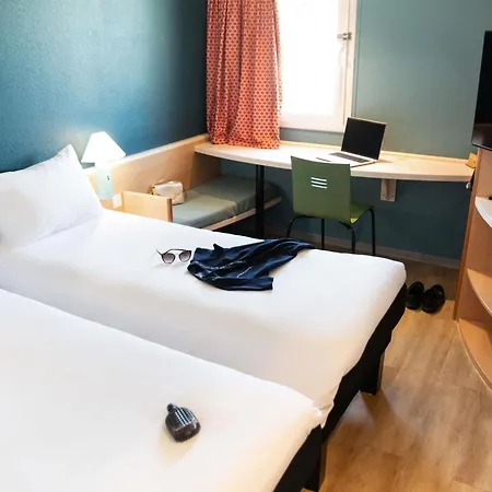 Ibis 3* ناربون