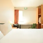 Ibis Hotel 3*