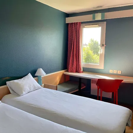 Ibis Hotel 3*