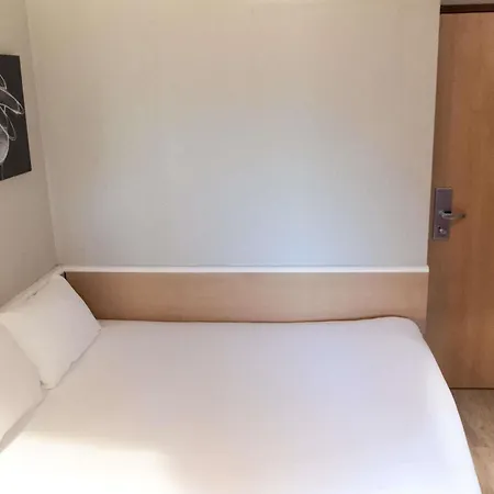 Ibis Hotel 3*