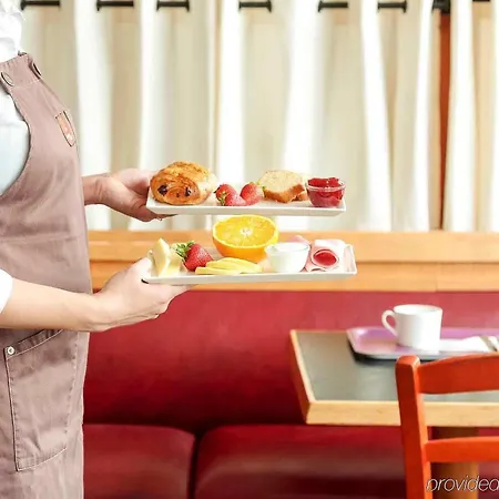 Ibis ホテル 3*