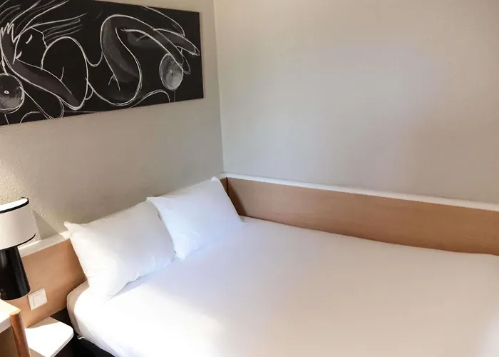 Ibis Отель Нарбонна
